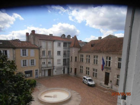 appartement place de la mairie à Nérac